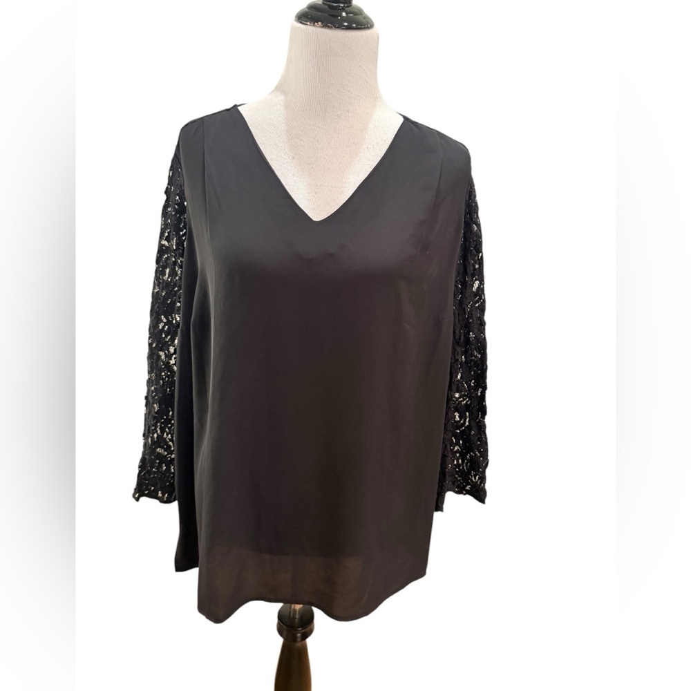Violet & Claire Long Sleeve Black Top with Lace Bell Sleeves.    Size 2X